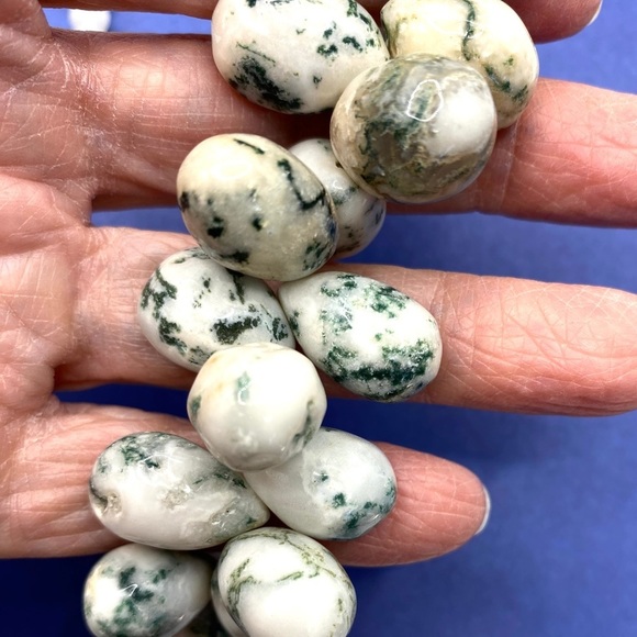 Natural Stone Beads Necklace - Picture 3 of 6